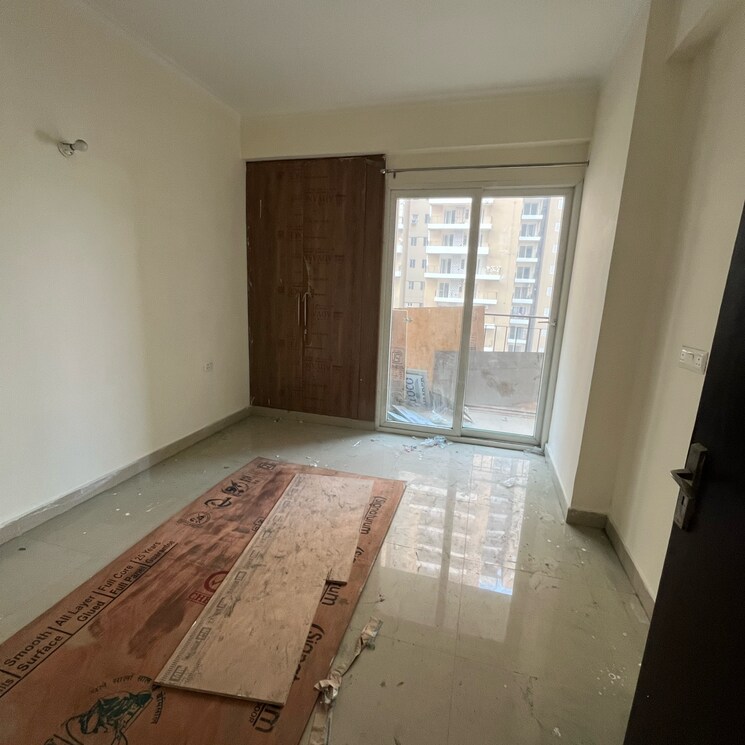 Bedroom, amrapali-crystal-homes 3 Bedroom 1700 Sq.Ft. Apartment In Sector 76 Noida 9818327