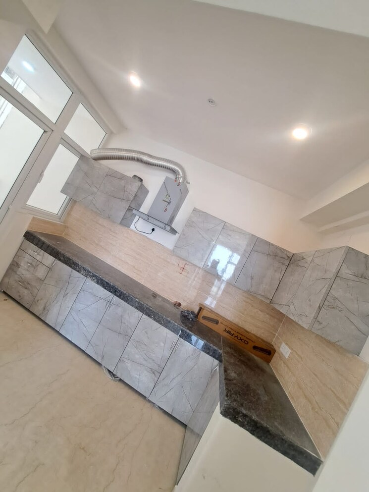 Bathroom, omaxe-the-palace 3 Bedroom 1400 Sq.Ft. Apartment In Gomti Nagar Lucknow 9813481