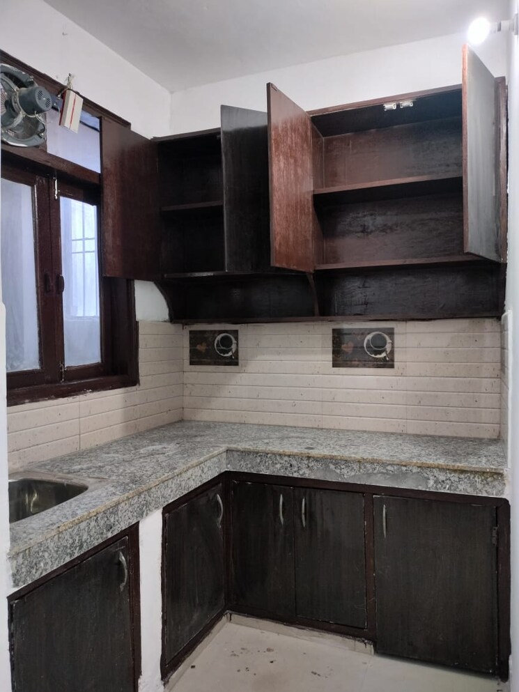 Kitchen, freedom fighters enclave 1 Bedroom 400 Sq.Ft. Builder Floor In Freedom Fighters Enclave Delhi 9818396
