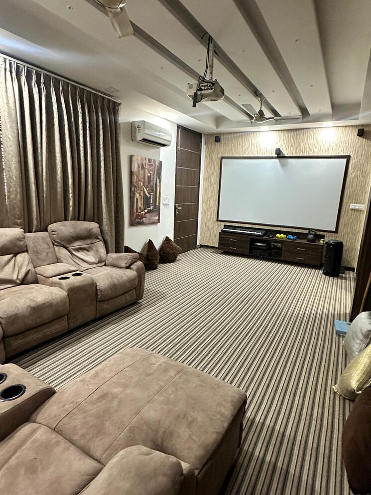 Bedroom, sushant-lok-3 6+ Bedroom 5800 Sq.Ft. Independent House In Sector 57 Gurgaon 9818436