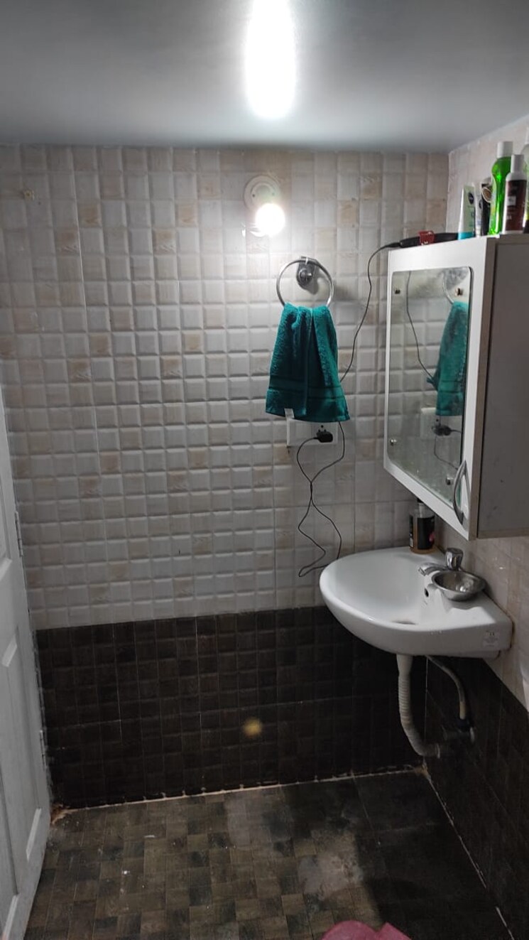Bathroom, siri-ram-paradise 2 Bedroom 1005 Sq.Ft. Apartment In Banashankari Bangalore 9818453