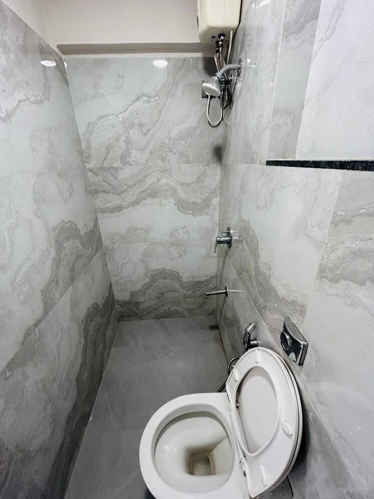 Bathroom, paradigm-el-signora 1 Bedroom 552 Sq.Ft. Apartment In Jogeshwari West Mumbai 9818497