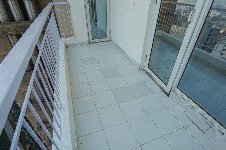 Balcony, nirala-greenshire-phase-i 2.5 Bedroom 1060 Sq.Ft. Apartment In Patwari Greater Noida 9818502
