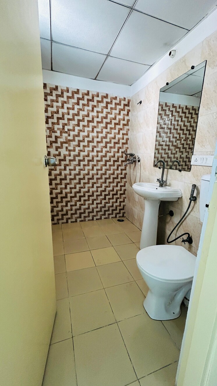 Bathroom, gaur-14th-avenue-high-street 2 Bedroom 990 Sq.Ft. Apartment In Sector 16c Greater Noida Greater Noida 9818528