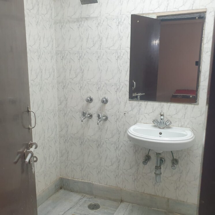 Bathroom, vastu-apartments 4 Bedroom 3000 Sq.Ft. Apartment In Ghata Gurgaon 9819077
