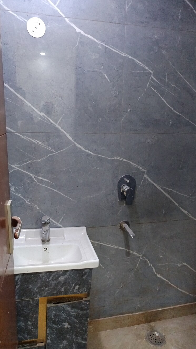 Cover Image, west patel nagar 2 Bedroom 1000 Sq.Ft. Builder Floor In West Patel Nagar Delhi 9819199