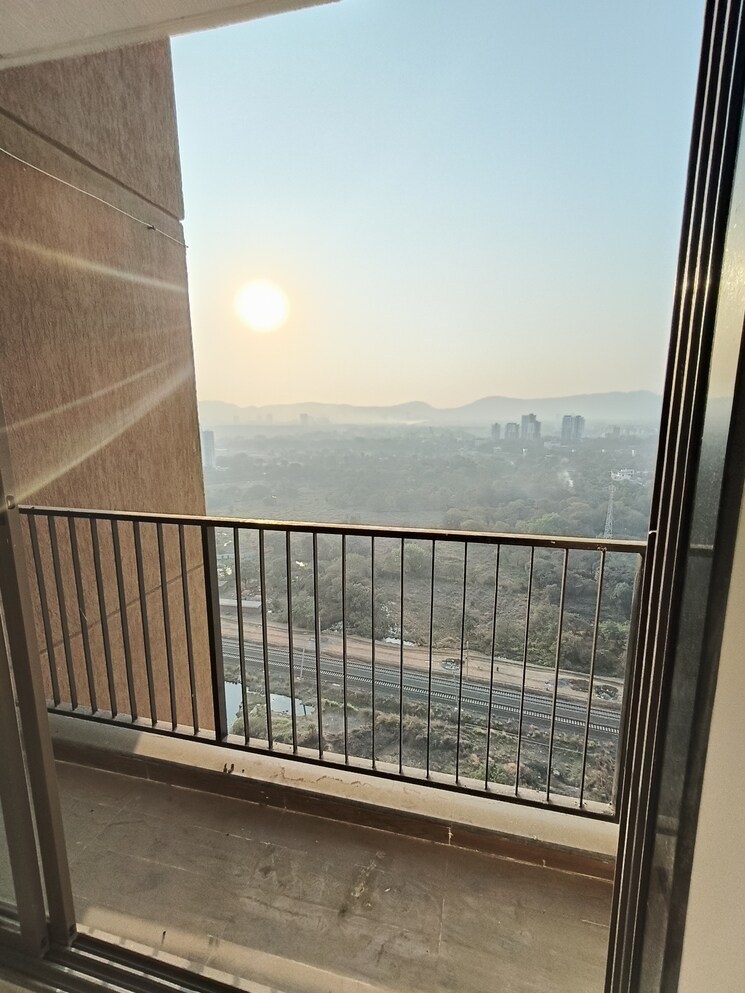 Balcony, runwal-my-city-codename-walk 1.5 Bedroom 580 Sq.Ft. Apartment In Dombivli East Thane 9819266