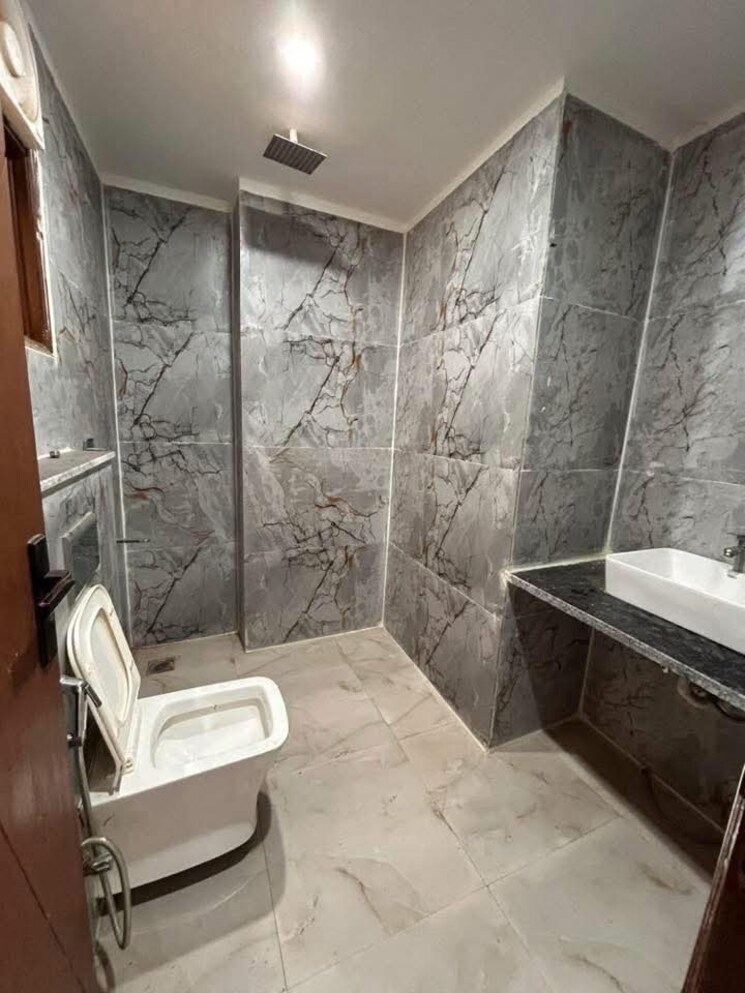 Bathroom, chattarpur 3 Bedroom 1220 Sq.Ft. Builder Floor In Chattarpur Delhi 9819269