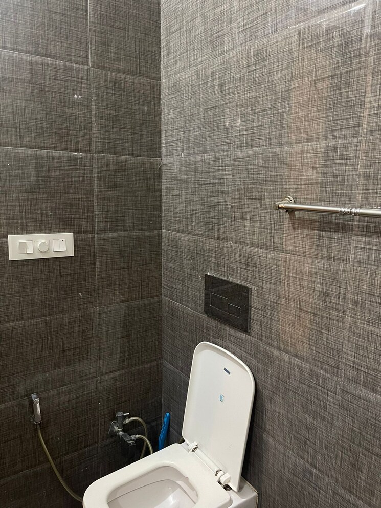 Bathroom, sector 46 2 Bedroom 1000 Sq.Ft. Builder Floor In Sector 46 Chandigarh 9819273