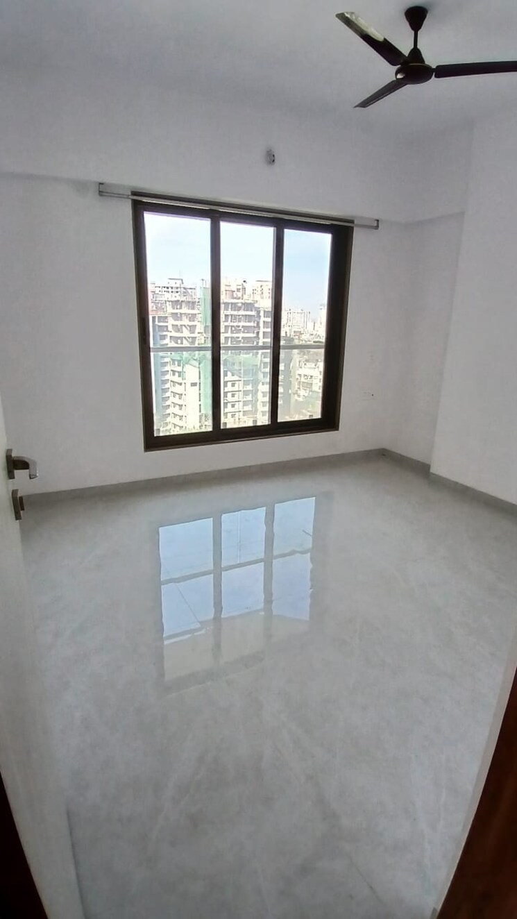 Room, kandivali west 3 Bedroom 1156 Sq.Ft. Apartment In Kandivali West Mumbai 9819284