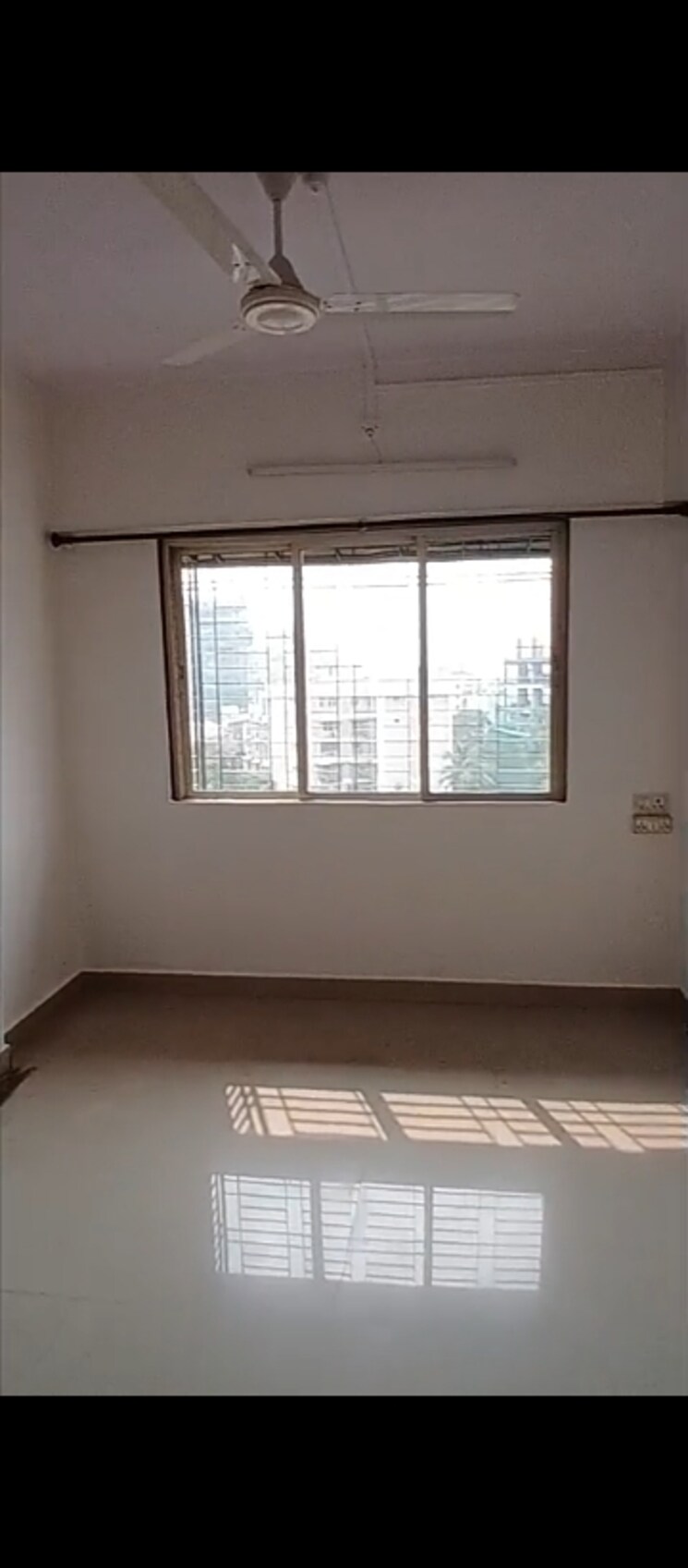 Room, dadar east 1 Bedroom 500 Sq.Ft. Apartment In Dadar East Mumbai 9819298