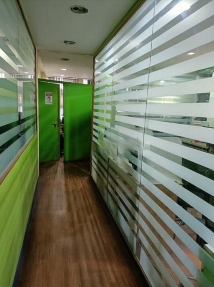 undefined, hazratganj Commercial Office Space 1000 Sq.Ft. In Hazratganj Lucknow 9819386