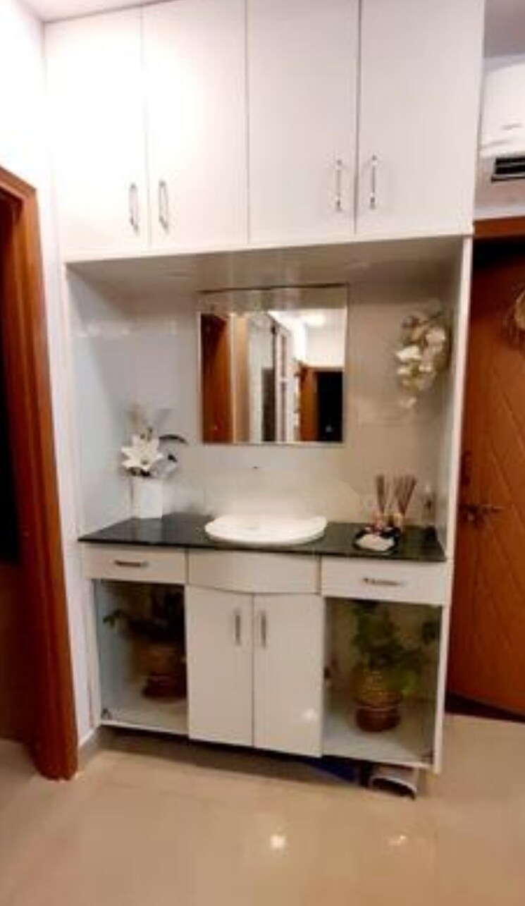 Other, hazratganj 3 Bedroom 2250 Sq.Ft. Apartment In Hazratganj Lucknow 9819470