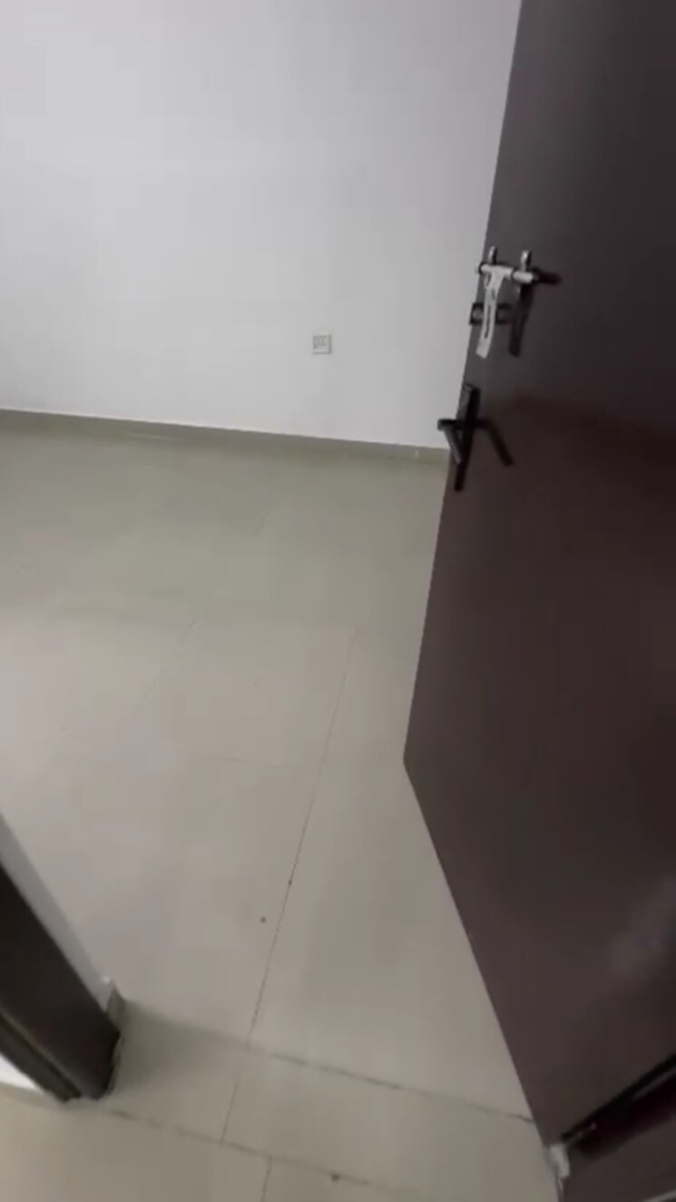 Room, skytech-merion-residency-2 3.5 Bedroom 1750 Sq.Ft. Apartment In Sain Vihar Ghaziabad 9819568