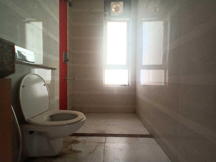 Bathroom, jaypee-green-pavillion-heights 3 Bedroom 1820 Sq.Ft. Apartment In Sector 128 Noida 9819658