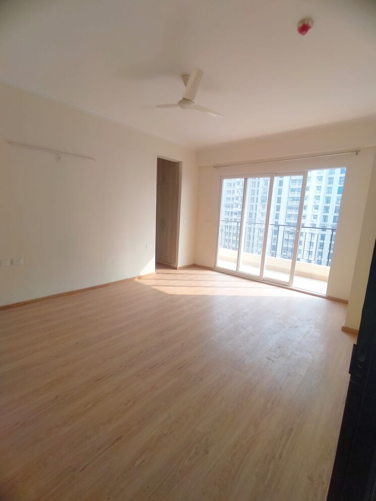 Room, amrapali-crystal-homes 4 Bedroom 2175 Sq.Ft. Apartment In Sector 76 Noida 9819700