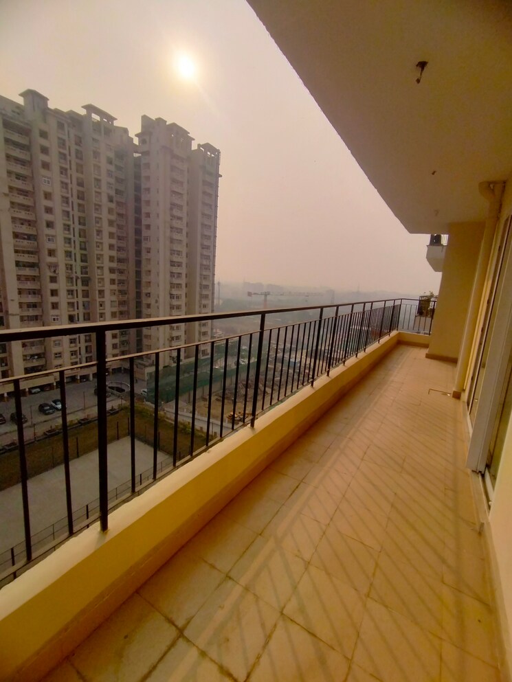 Cover Image, amrapali-crystal-homes 4 Bedroom 2175 Sq.Ft. Apartment In Sector 76 Noida 9819700