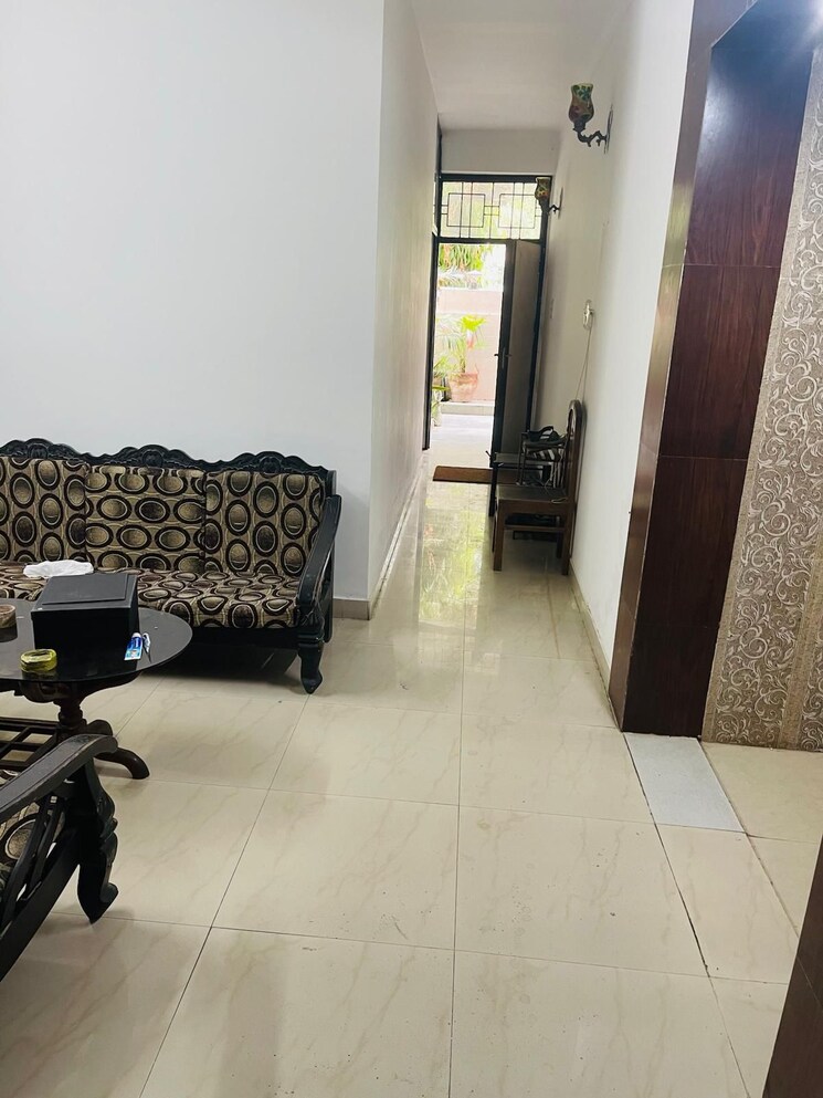 Team Area, rwa-apartments-sector-19 2 Bedroom 850 Sq.Ft. Builder Floor In Sector 19 Noida 9819794