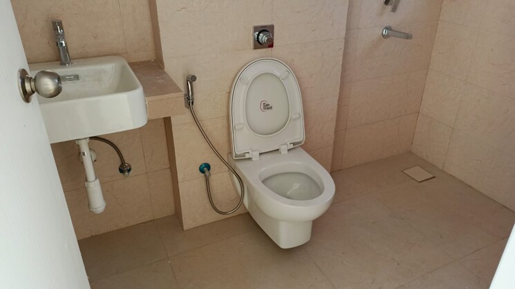 Bathroom, runwal-bliss 2 Bedroom 693 Sq.Ft. Apartment In Kanjurmarg East Mumbai 9819838