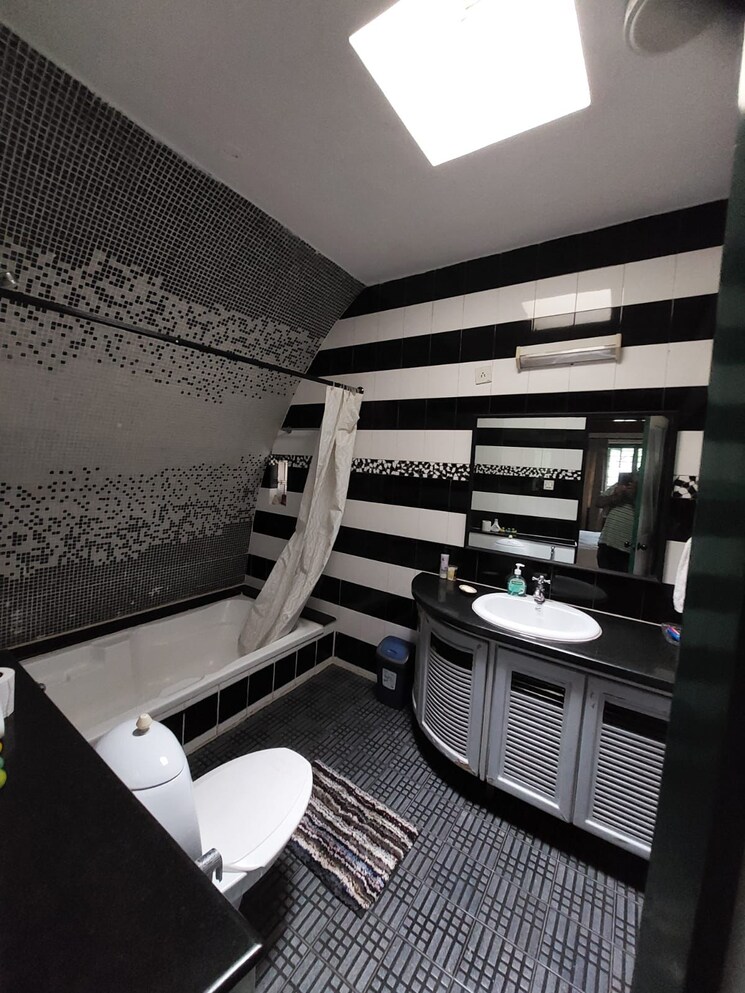 Team Area, indiranagar 3 Bedroom 2400 Sq.Ft. Independent House In Indiranagar Bangalore 9819994