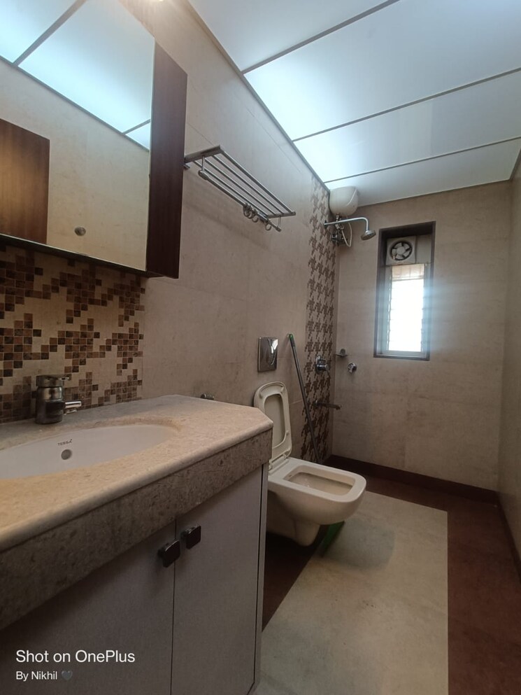 Bathroom, k-raheja-vihar 3 Bedroom 1340 Sq.Ft. Apartment In Powai Mumbai 9820028