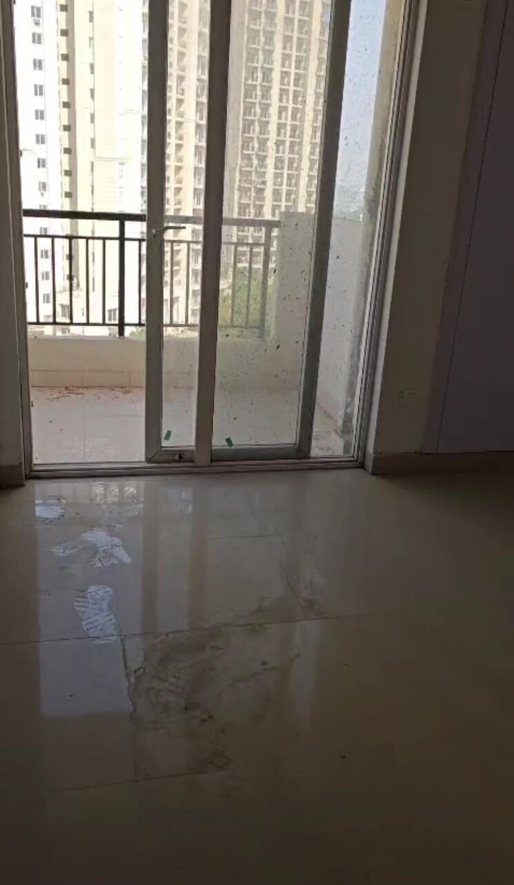 Room, oasis-grandstand 1 Bedroom 790 Sq.Ft. Apartment In Sector 22d Yamuna Expressway Greater Noida 9820030