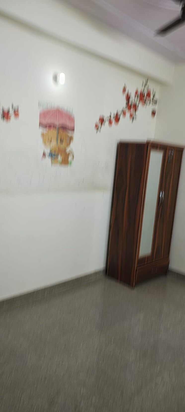 Room, new ashok nagar 2.5 Bedroom 650 Sq.Ft. Builder Floor In New Ashok Nagar Delhi 9820058