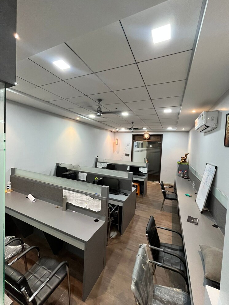 Team Area, sai-millenium Commercial Office Space 437 Sq.Ft. In Punawale Pune 9820142