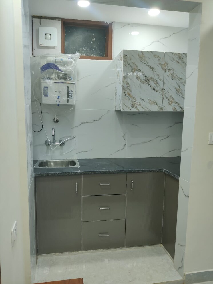 Kitchen, east of kailash 1 RK 370 Sq.Ft. Builder Floor In East Of Kailash Delhi 9820763