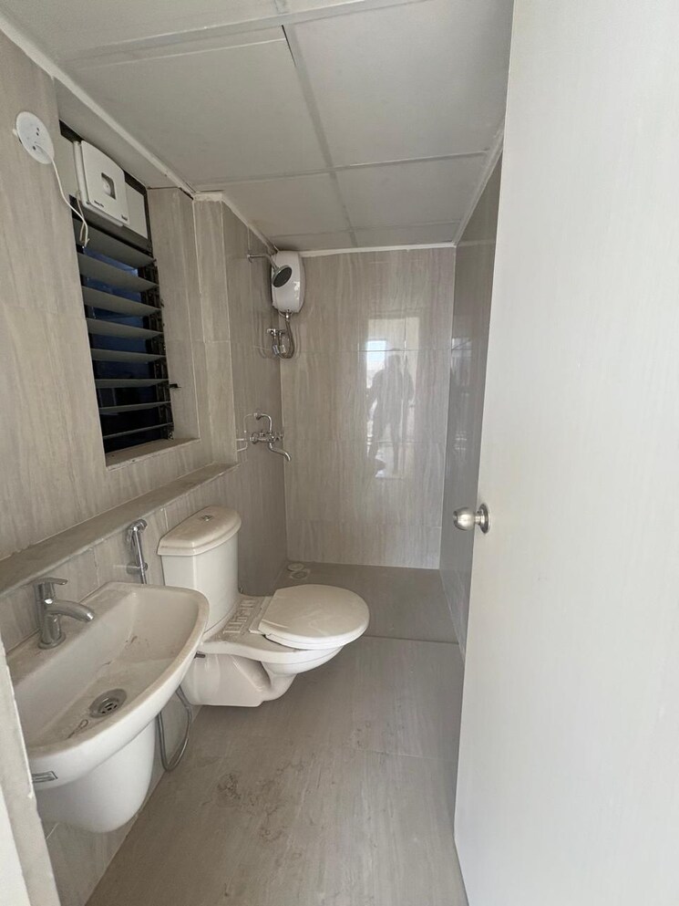 Bathroom, runwal-gardens-phase-2 2 Bedroom 674 Sq.Ft. Apartment In Dombivli East Thane 9820421