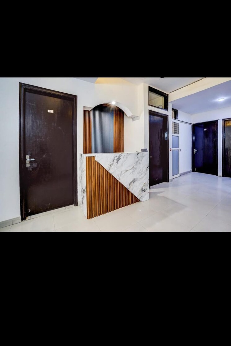 Room, sector 51 Pg For Boys & Girls In Sector 51 9820494