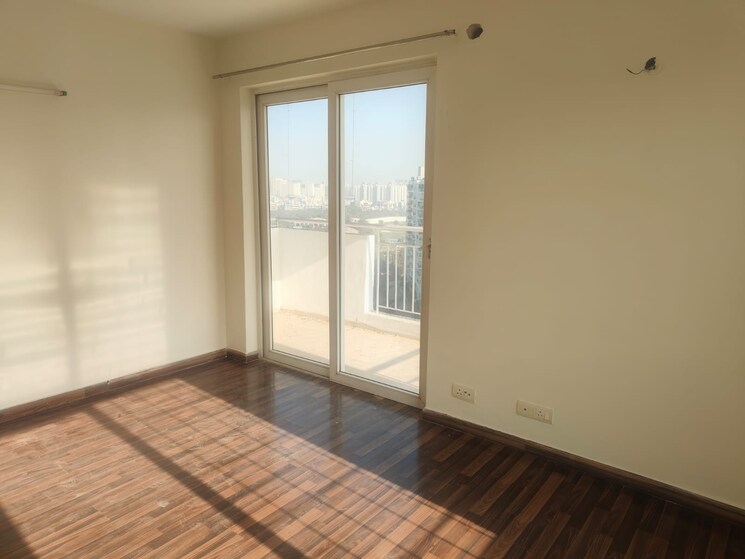 Room, chd-avenue-71 4 Bedroom 2193 Sq.Ft. Apartment In Sector 71 Gurgaon 9820679