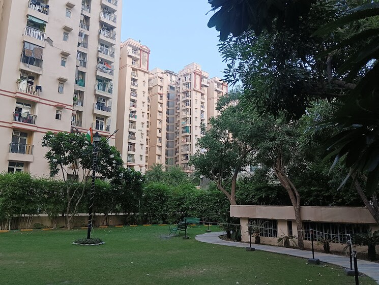 Exterior View, amrapali-princely-estate 3 Bedroom 1315 Sq.Ft. Apartment In Sector 76 Noida 9820672