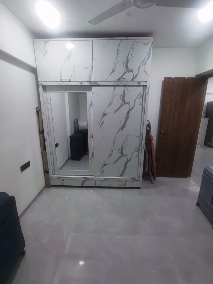 Bathroom, sanghvi-infenia 3 Bedroom 1500 Sq.Ft. Apartment In Santacruz East Mumbai 9820762