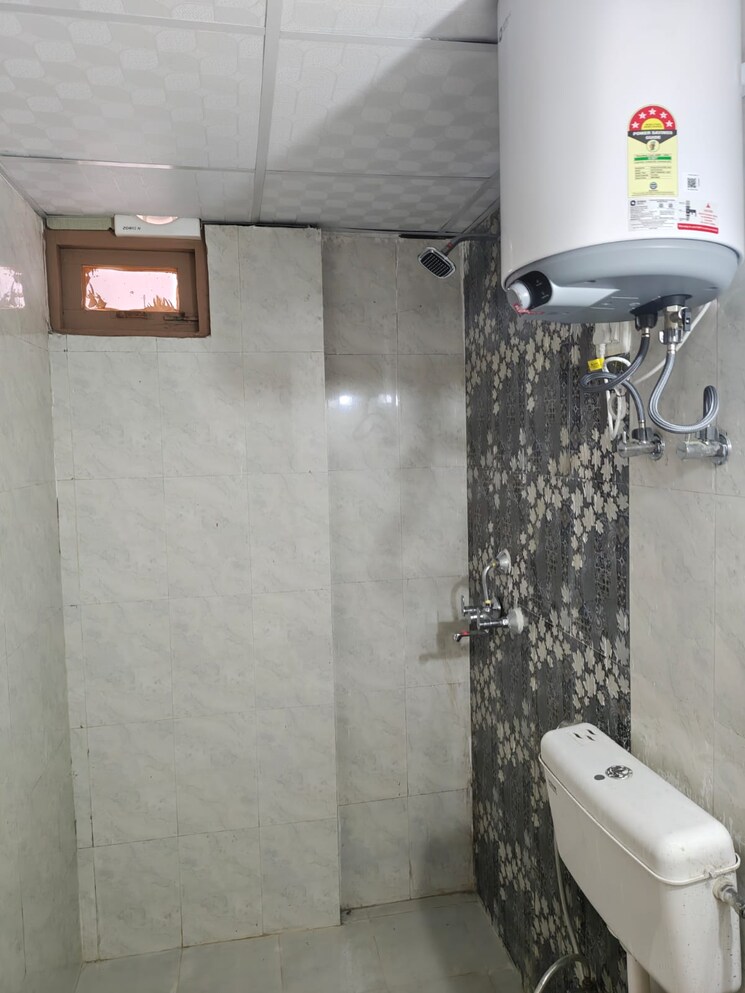 Bathroom, pareena-om-apartments 2 Bedroom 647 Sq.Ft. Apartment In Sector 112 Gurgaon 9820764