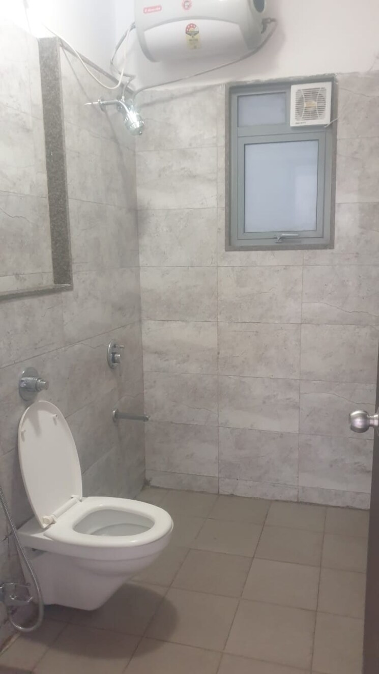 Bathroom, amanora-future-towers 1.5 Bedroom 750 Sq.Ft. Apartment In Hadapsar Pune 9820822