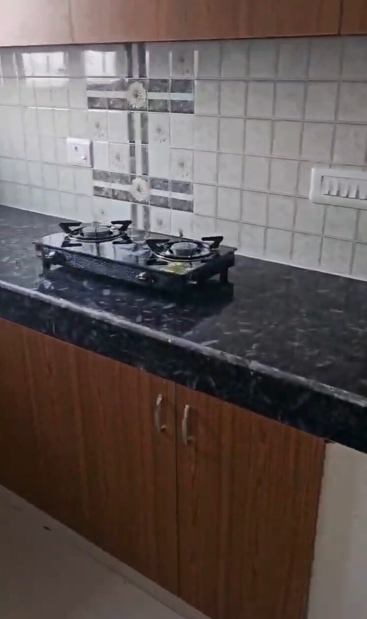 Kitchen, pareena-om-apartments 2 Bedroom 664 Sq.Ft. Apartment In Sector 112 Gurgaon 9820811