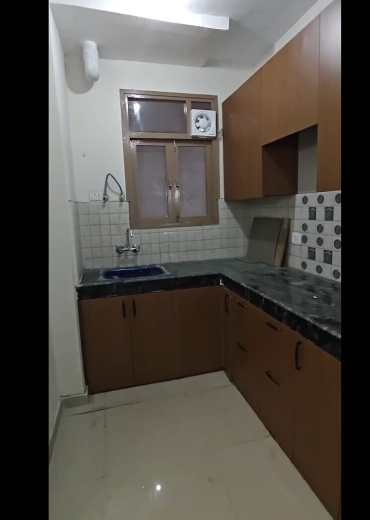 Kitchen, pareena-om-apartments 2 Bedroom 647 Sq.Ft. Apartment In Sector 112 Gurgaon 9820875
