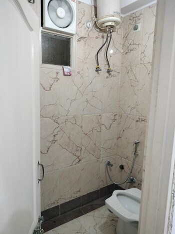 2 BHK Builder Floor for Rent in Indira Nagar, Lucknow