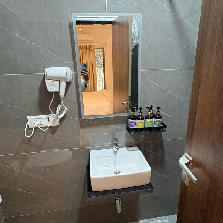 Bathroom, powai 2 Bedroom 550 Sq.Ft. Apartment In Powai Mumbai 9821055