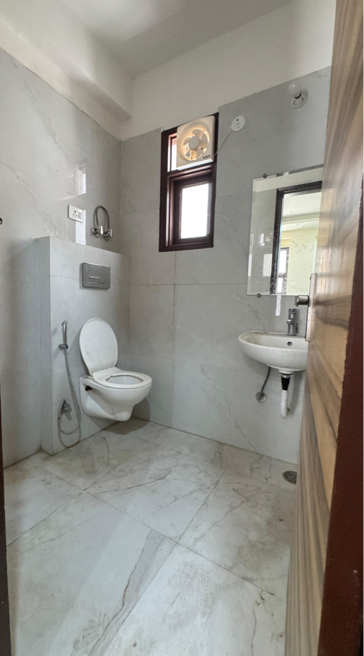 Bathroom, chattarpur 2 Bedroom 1000 Sq.Ft. Apartment In Chattarpur Delhi 9822183