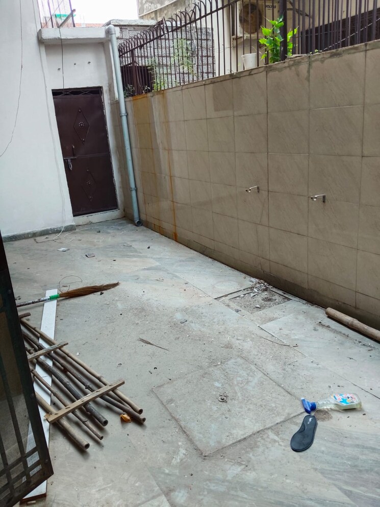 Balcony, green fields colony 3 Bedroom 1800 Sq.Ft. Builder Floor In Green Fields Colony Faridabad 9822305