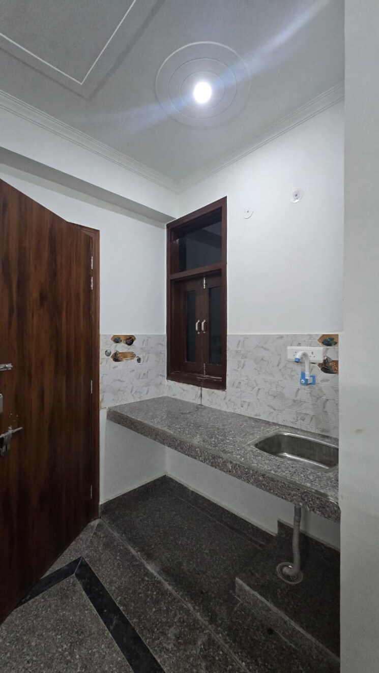 Room, sector 127 Pg For Boys & Girls In Sector 127 9822816