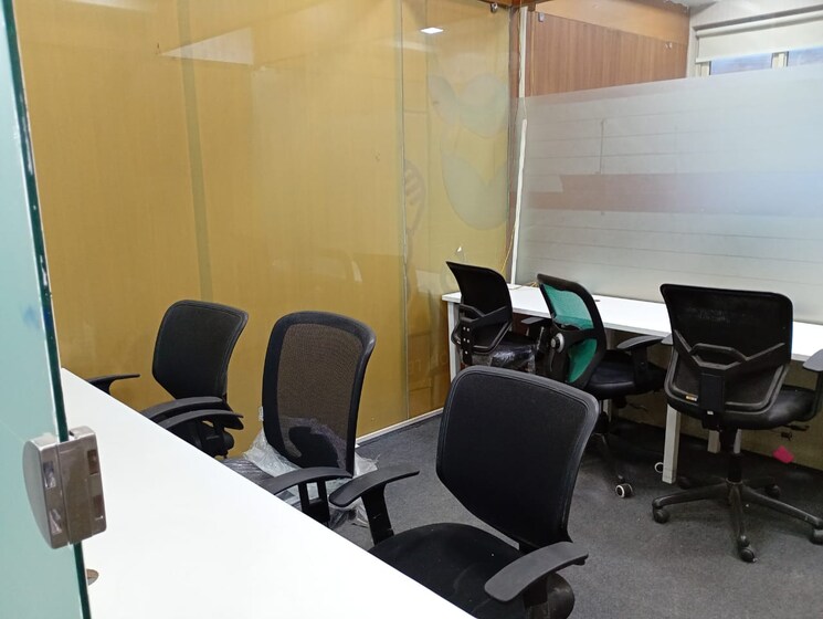 Team Area, arv-park Commercial Office Space 750 Sq.Ft. In Sector 63 Noida 9822888