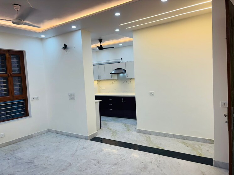 Room, sector 46 3 Bedroom 1800 Sq.Ft. Builder Floor In Sector 46 Gurgaon 9823006