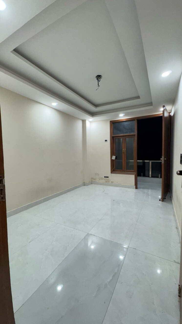 Room, chattarpur 3 Bedroom 1200 Sq.Ft. Apartment In Chattarpur Delhi 9823661