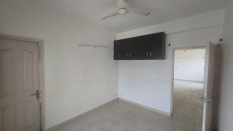 Room, tulip-orange 3 Bedroom 1137 Sq.Ft. Apartment In Sector 70 Gurgaon 9823834