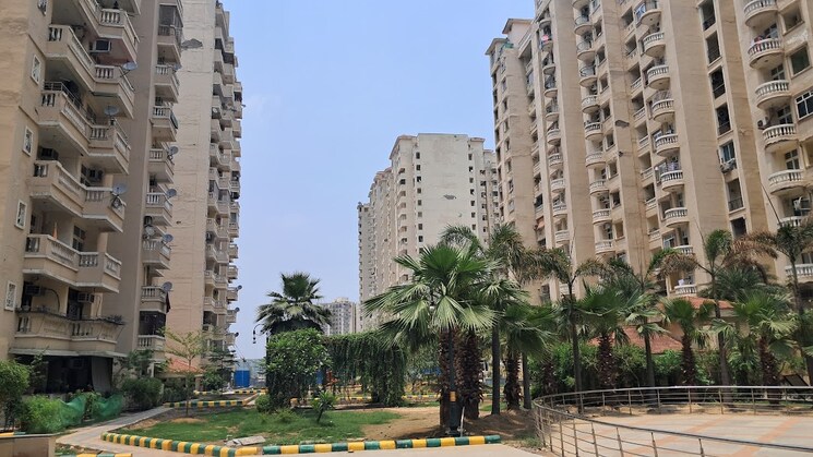 Exterior View, amrapali-silicon-city 2.5 Bedroom 1180 Sq.Ft. Apartment In Sector 76 Noida 9823712