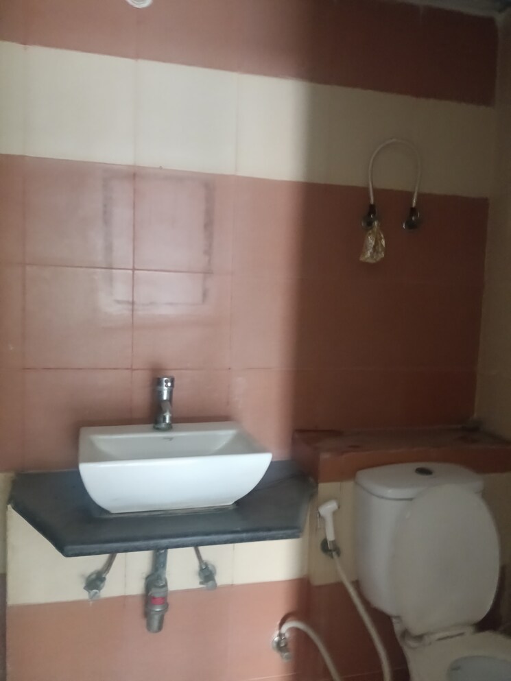 Bathroom, mahagun-mywoods 3 Bedroom 1370 Sq.Ft. Apartment In Sector 16c Greater Noida Greater Noida 9823943