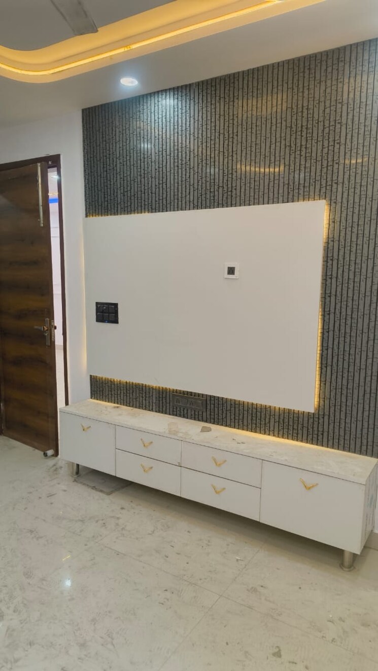 undefined, janakpuri 3 Bedroom 1200 Sq.Ft. Builder Floor In Janakpuri Delhi 9824106